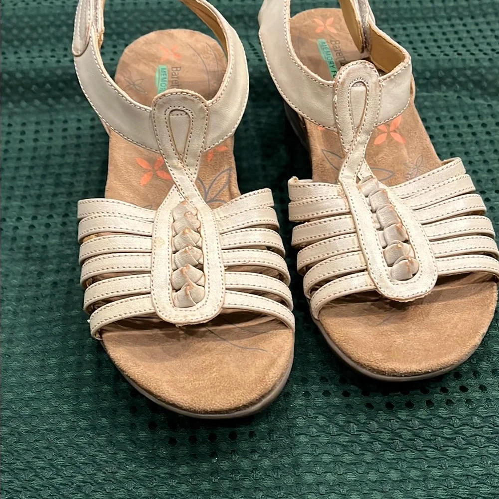 BareTraps‎ Women's Cream Sandals